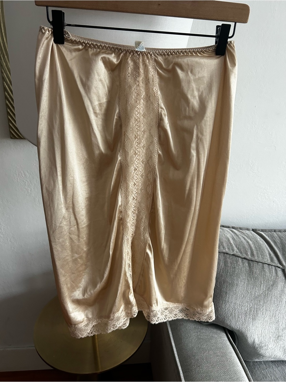 Vtg Y2K Beige Lace Skirt Trim Half Slip Fairy XL Antron Nylon Front Slit